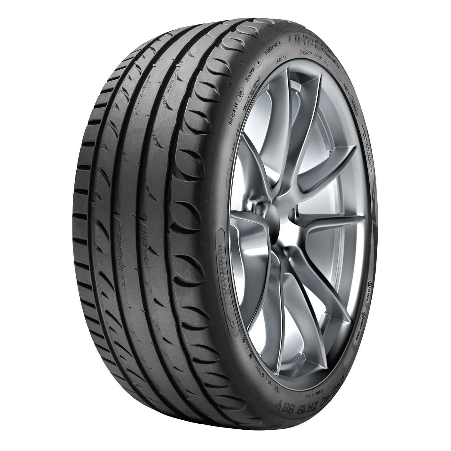 Taurus 215/60R17 96H ULTRA HIGH PERFORMANCE (2024)