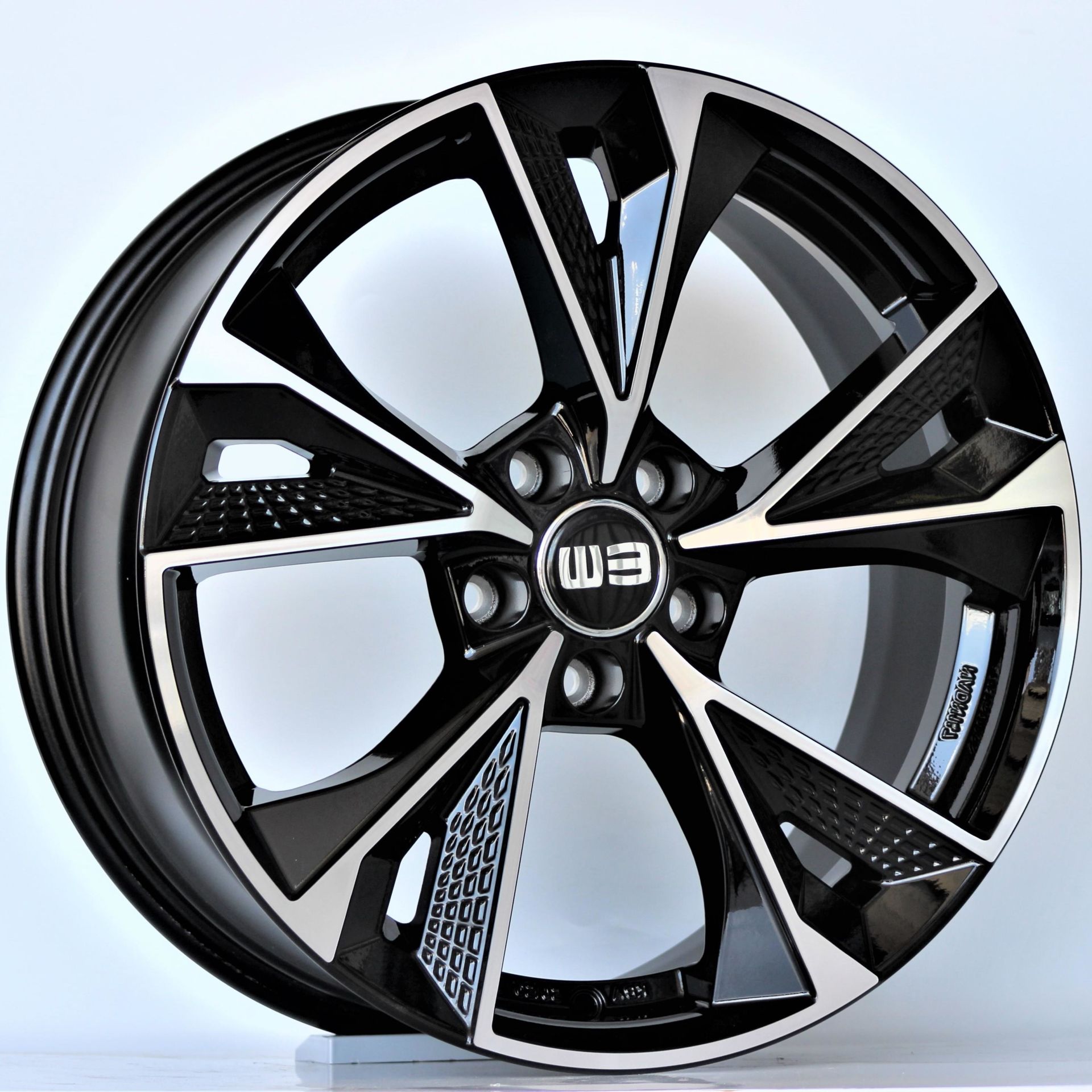 18 İnç 5X112 Audi A4 A5 A6 A7 Volkswagen Seat Skoda Rs Black Polish Jant Takım