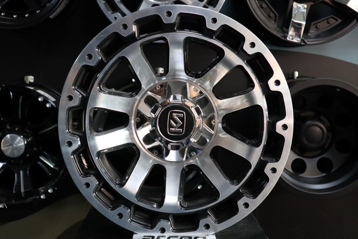 17 İnç 6X114 X-Class Navara Off-Road Black Machined Jant Takım