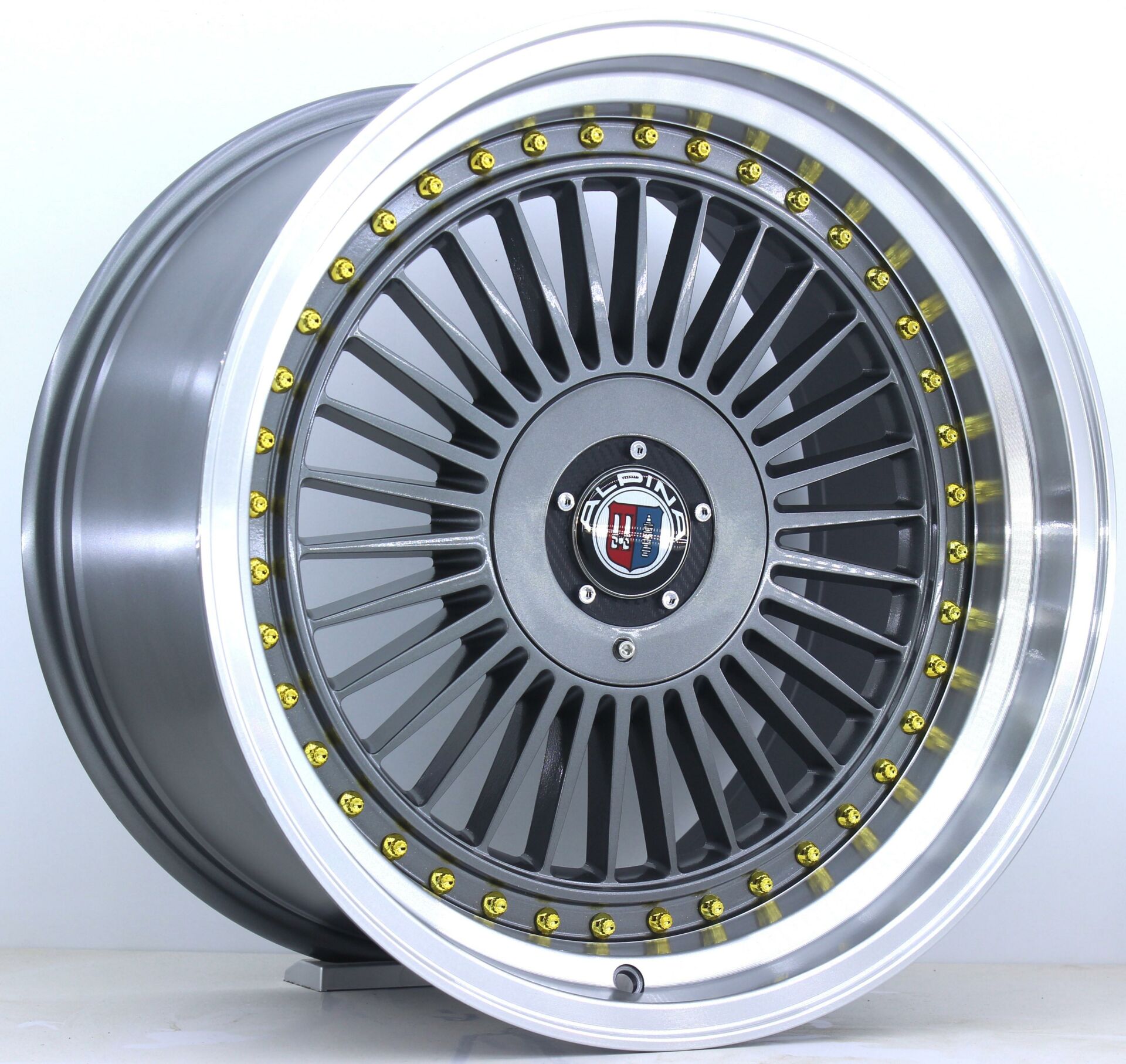 18 İnç 5X112-120 Çift Aplikasyon Alpina Gun Metal Lip Polish Gold Rivet Jant Takım