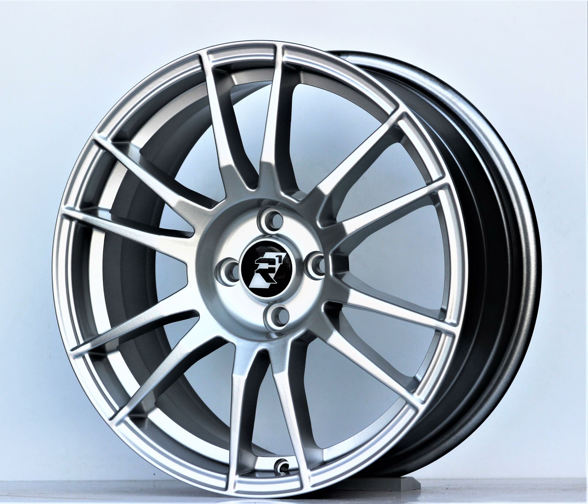 17 İnç 4X100 17*7.5 Et35 Fiat Reanult Honda Opel Ultrasport Silver Jant Takım