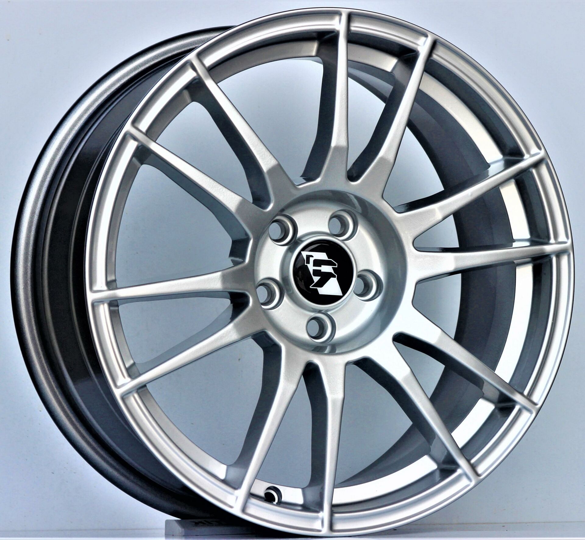 17 İnç 5X114.3 Megane Honda Toyota Uyumlu Ultrasport Silver Jant Takım