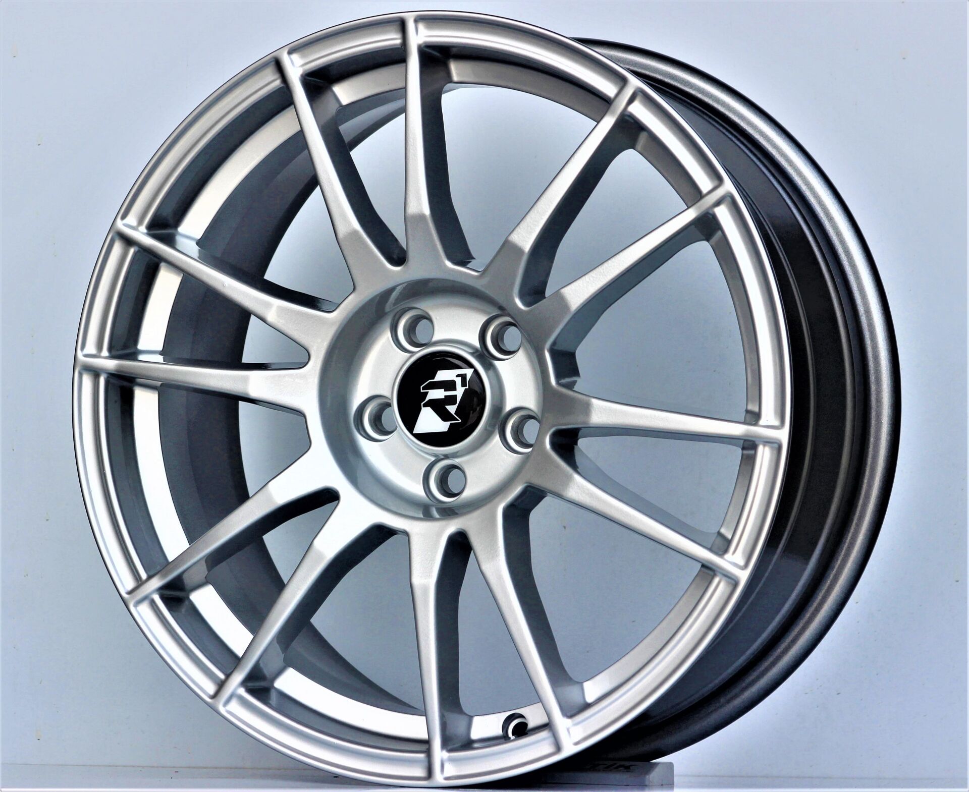 17 İnç 5X112 Volkswagen Seat Skoda Audi Mercedes Ultrasport Silver Jant Takım