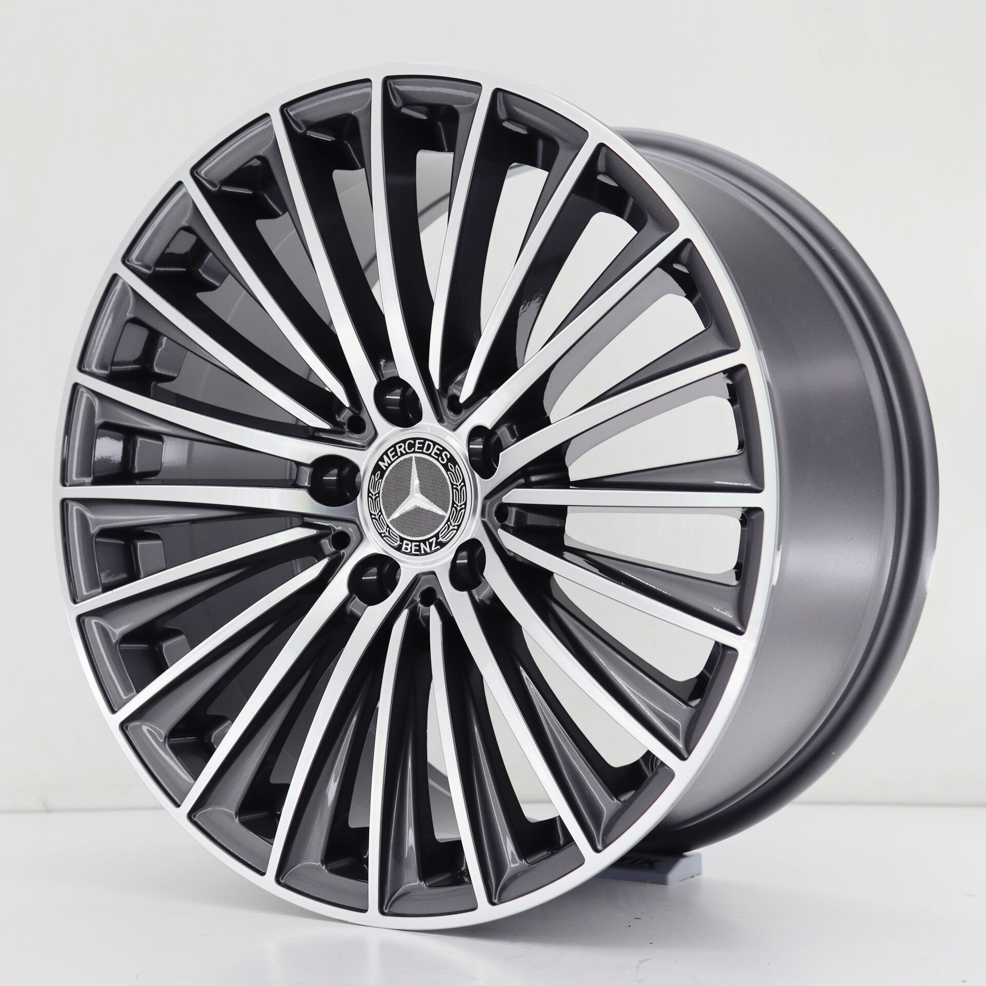 17 İnç 5X112 Mercedes Maybach Vito Gun Metal Diamod Jant Takım