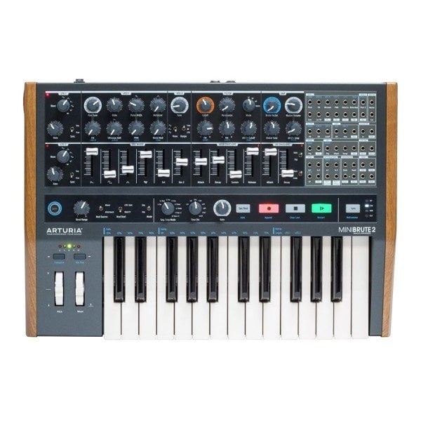 MiniBrute 2 Analog, semi modular Hybrid Synth