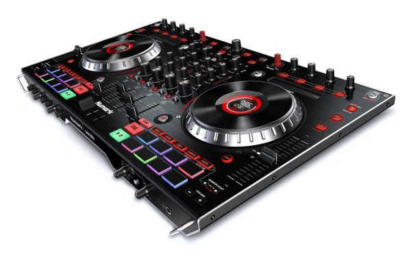 NS6 II DJ Kontroler