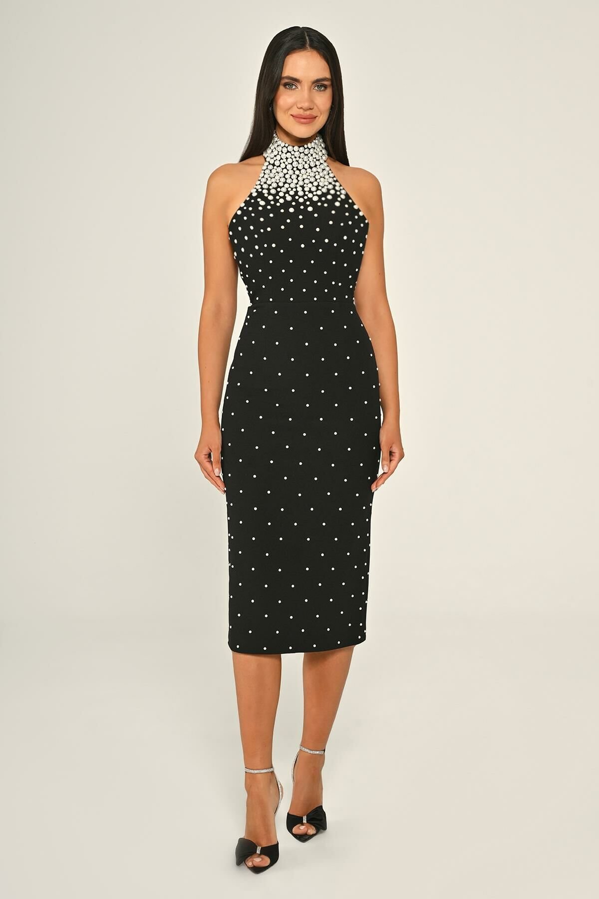 Halter Yaka Boncuklu Krep Midi Elbise