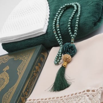 Hediyelik Seccade Kuran-ı Kerim Mevlid Örtüsü Tesbih Takke Seti