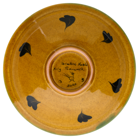 Selçuklu Çicek ve Yaprak Zeminli Tavus Kuşlu Tabak 23cm