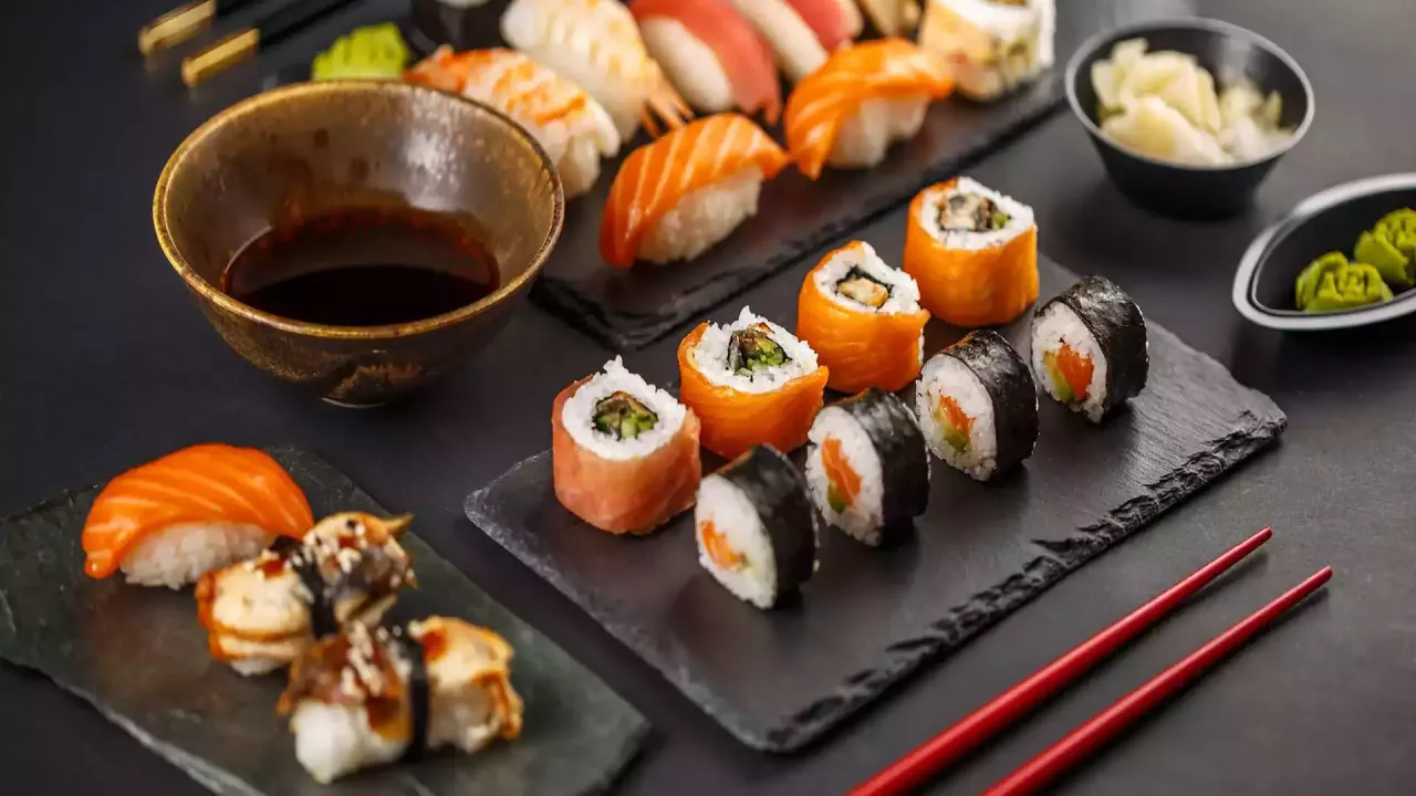 Sushi Sepeti ile Geleneksel Japon Mutfağının İncelikleri: Sushi Yapımında Geleneksel Yöntemler