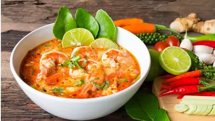 Thai Mutfağının Lezzetli Çorbası: Tom Yum Goong Tarifi