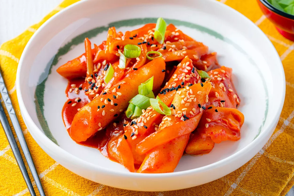 Kore'nin Sokak Lezzeti: Tteokbokki Tarifi