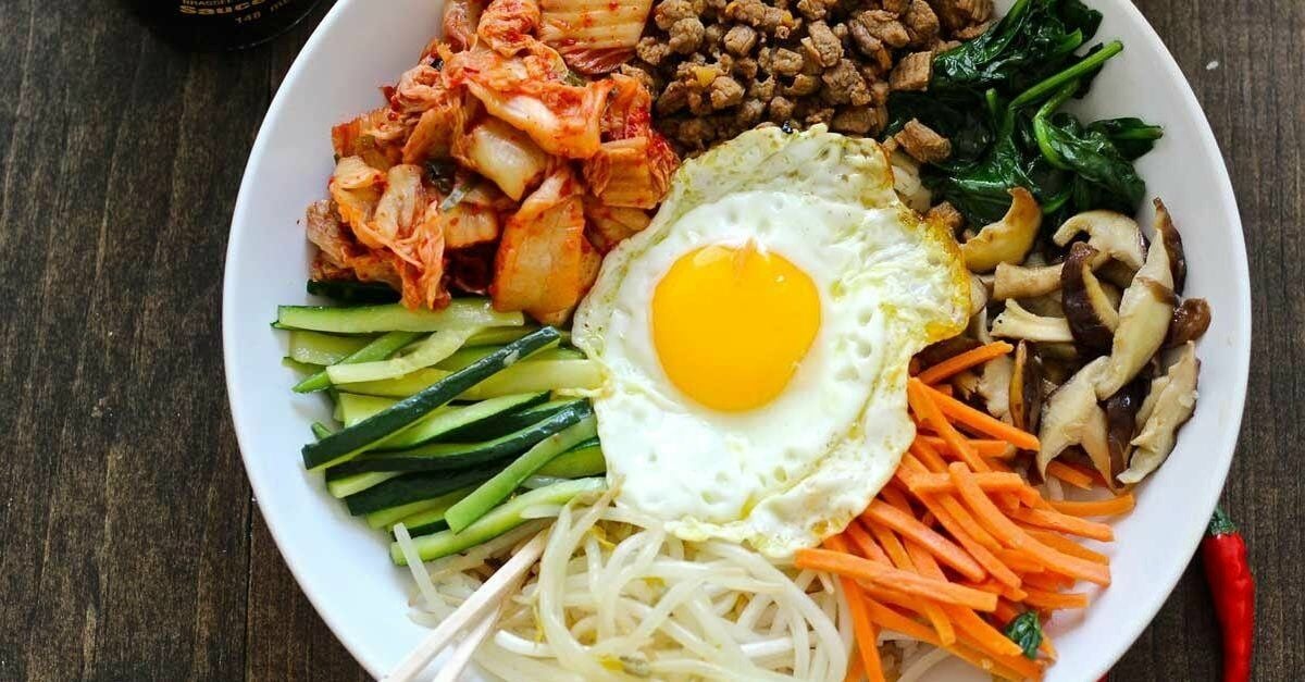 Kore'nin Lezzet Bombası: Bibimbap Nasıl Yapılır? – Sushi Sepeti’nden Pratik Bir Tarif