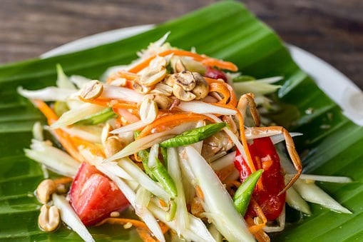 Sushi Sepeti ile Tayland Usulü Papaya Salatası (Som Tam) Tarifi