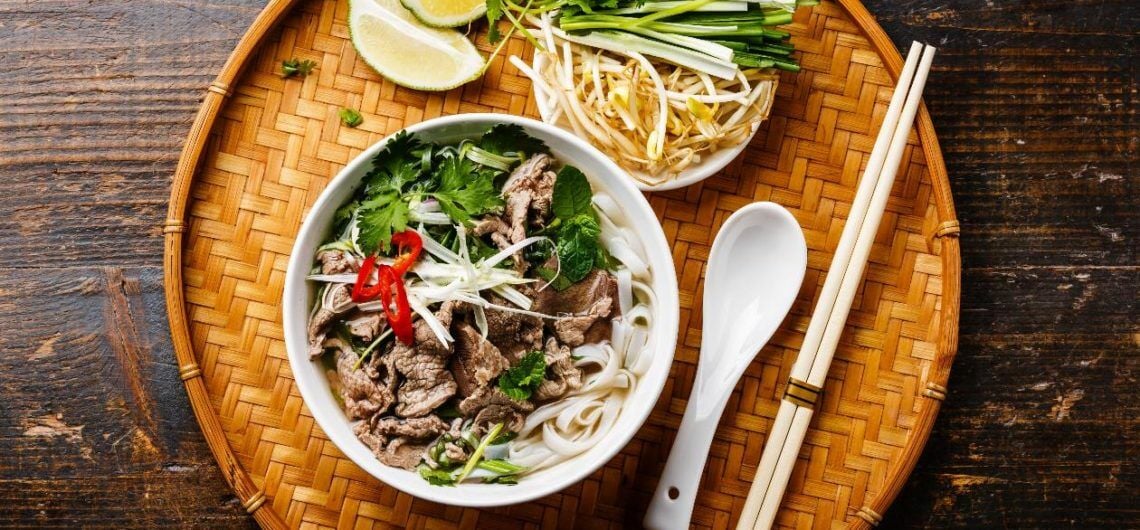 Sushi Sepeti ile Vietnam'ın Taze Lezzeti: Pho Çorbası
