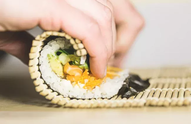 Sushi Sepeti ile Sushi Yapımında Sık Yapılan Hatalar ve Doğru Teknikler
