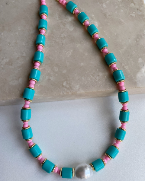 Pembe Detaylı İncili Kolye