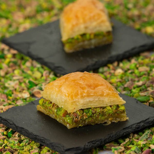 Fıstıklı Özel Baklava