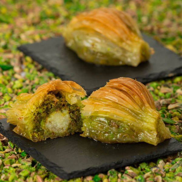 Fıstıklı Midye Baklava