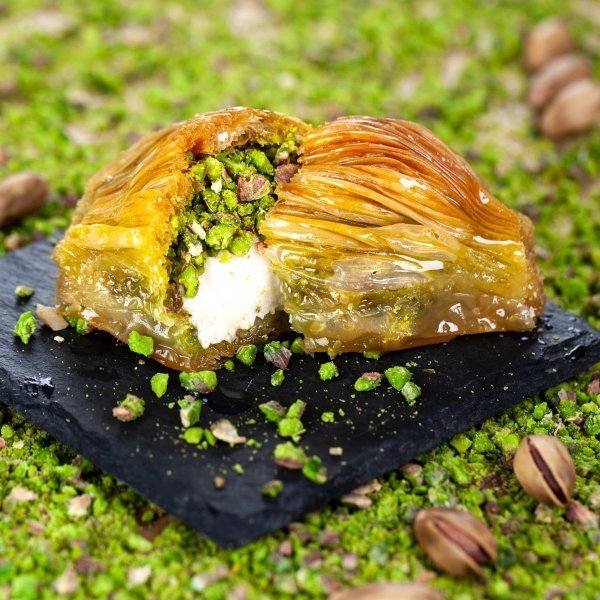 Fıstıklı Midye Baklava