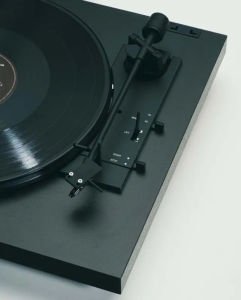 Pro-Ject A1 OM10 Pikap Black