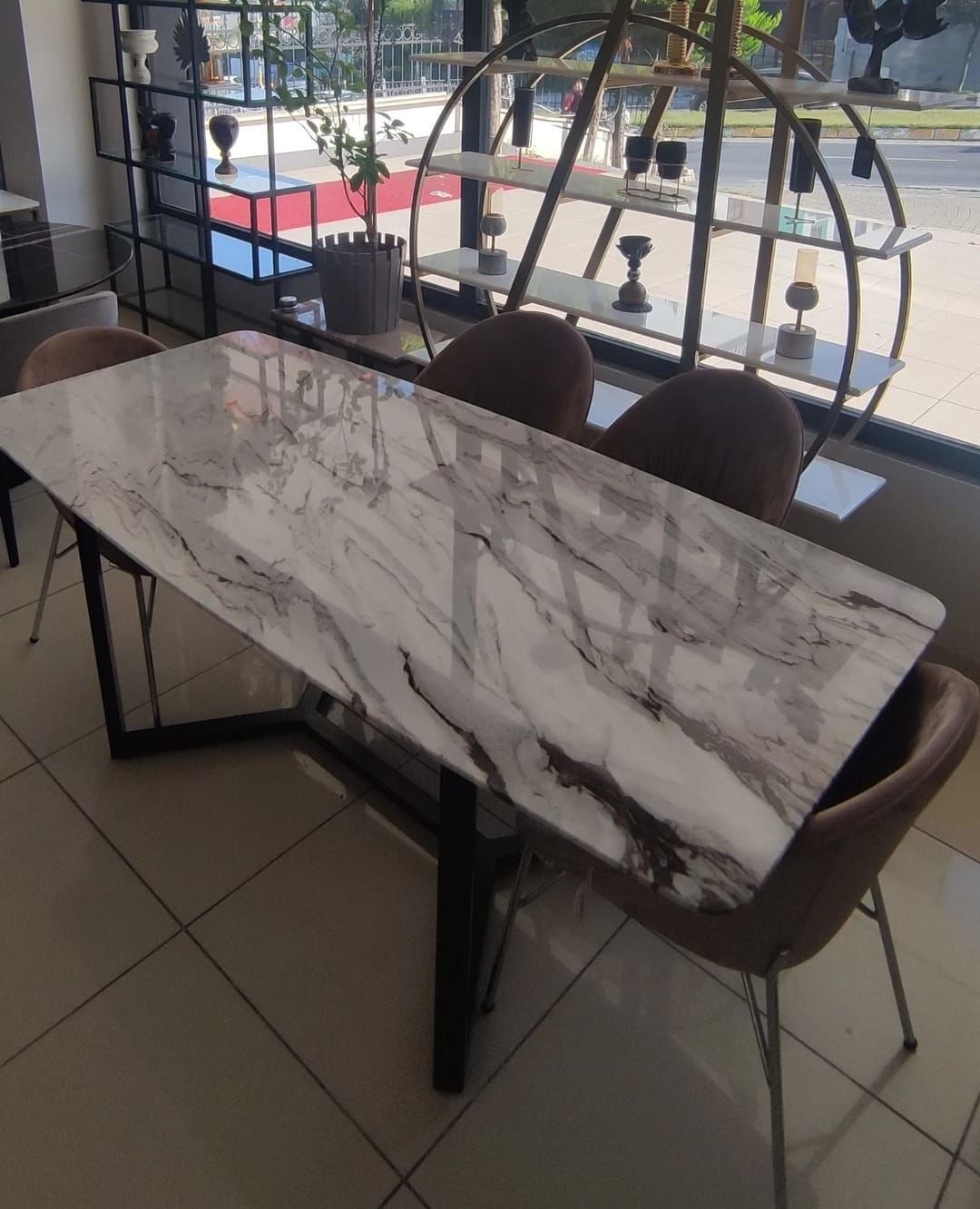 Arte Marble Yerli Carrara Yemek Masası