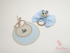 Bebek Yaka, Mendil ve Amigurumi Sevimli Çıngırak Seti (Mavi)