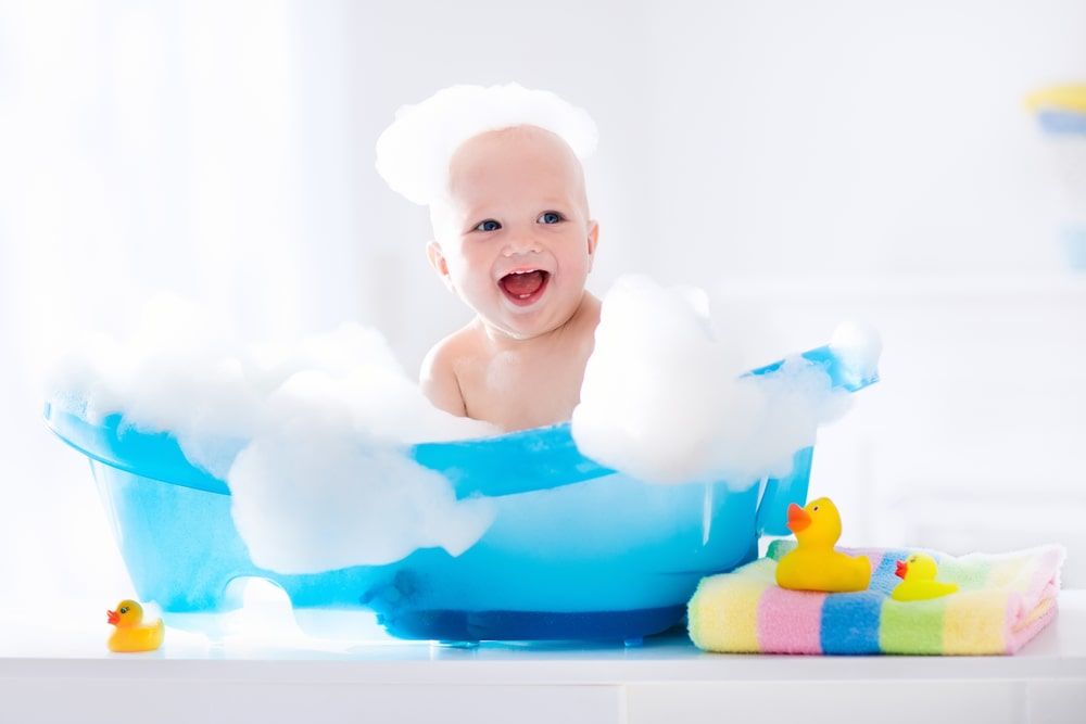 Yenidoğan Bebeğinizin İlk Banyosu Hakkında Bilgiler