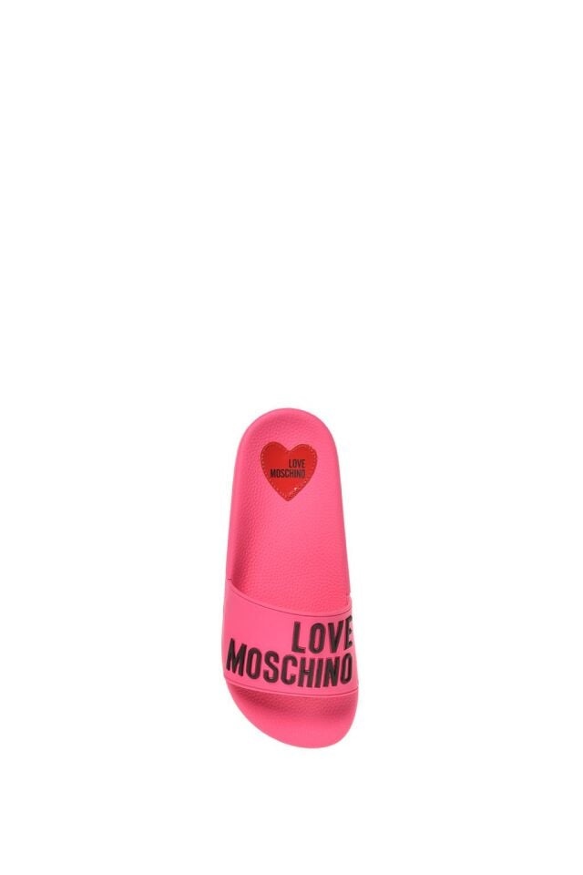 moschino logolu kabartmalı terlik