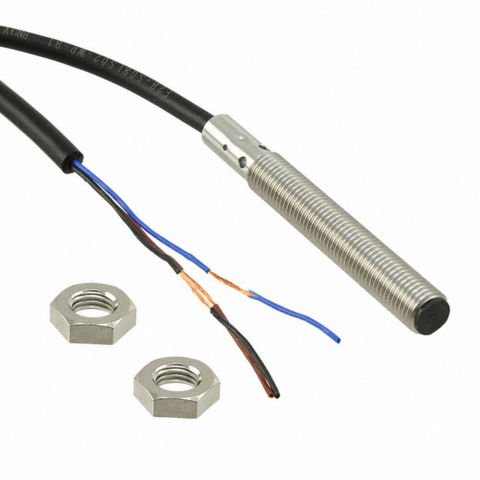 OMRON SENSÖR PNP NC