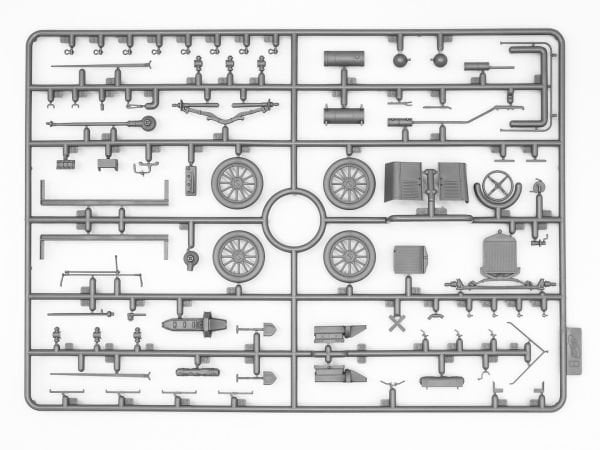 1/35 Model T RNAS with WWI British Tank Crew Armoured Car