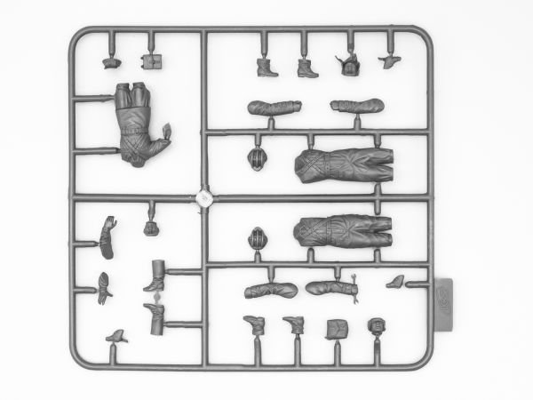 1/35 Soviet Tank Crew (1939-1942) 3 figures – 1 officer, 2 tankmen