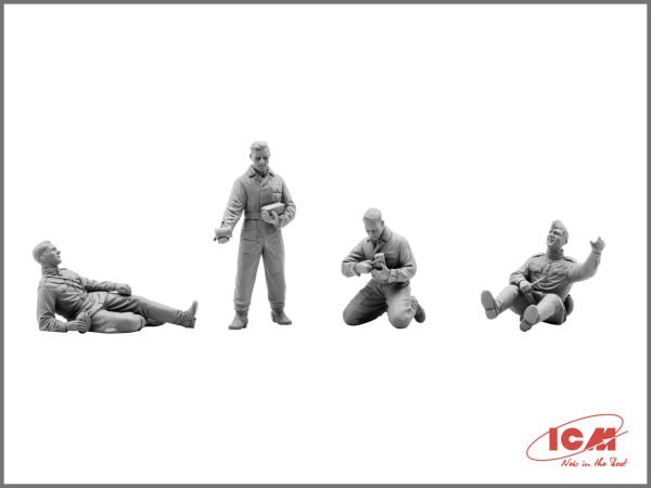 1/35 Soviet Tank Crew (1943-1945) 4 figures – 2 officers, 2 tankmen