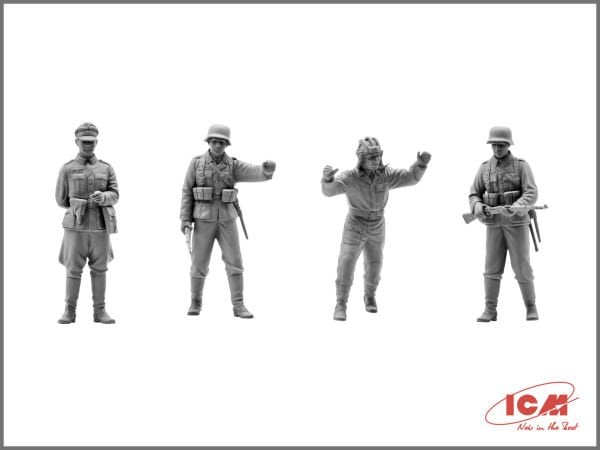 1/35  “Barbarossa” operation (June 22, 1944) 4 figures – 1 german officer, 2 german soldiers, 1 captured soviet tankman