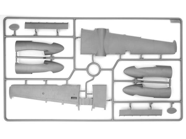 1/48 A-26C-15 Invader with pilots and ground personnel