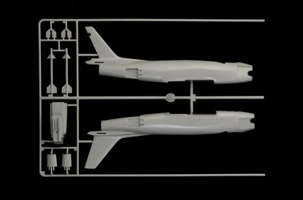 1/48   North American FJ-2/3 Fury