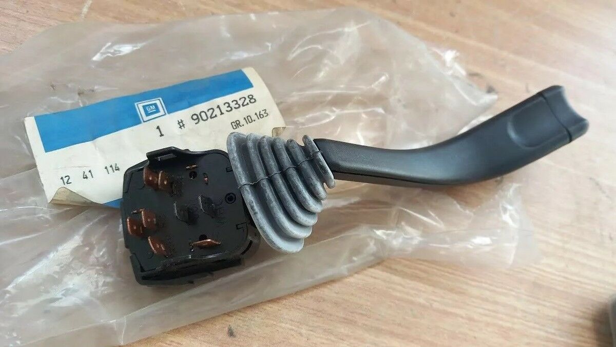 SİLECEK KOLU ÖN VE ARKA CAM OMEGA A