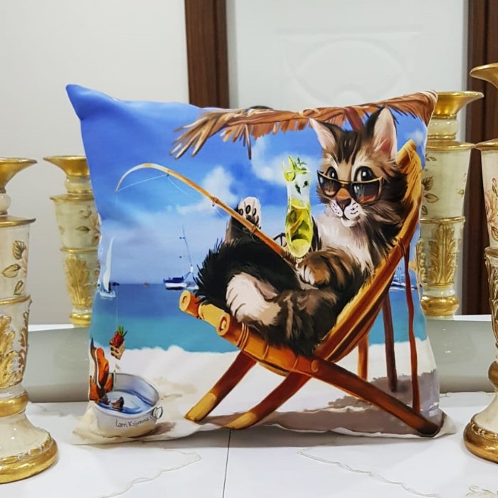 Animal Kedi Baskılı Kırlent Kılıfı 43x43cm