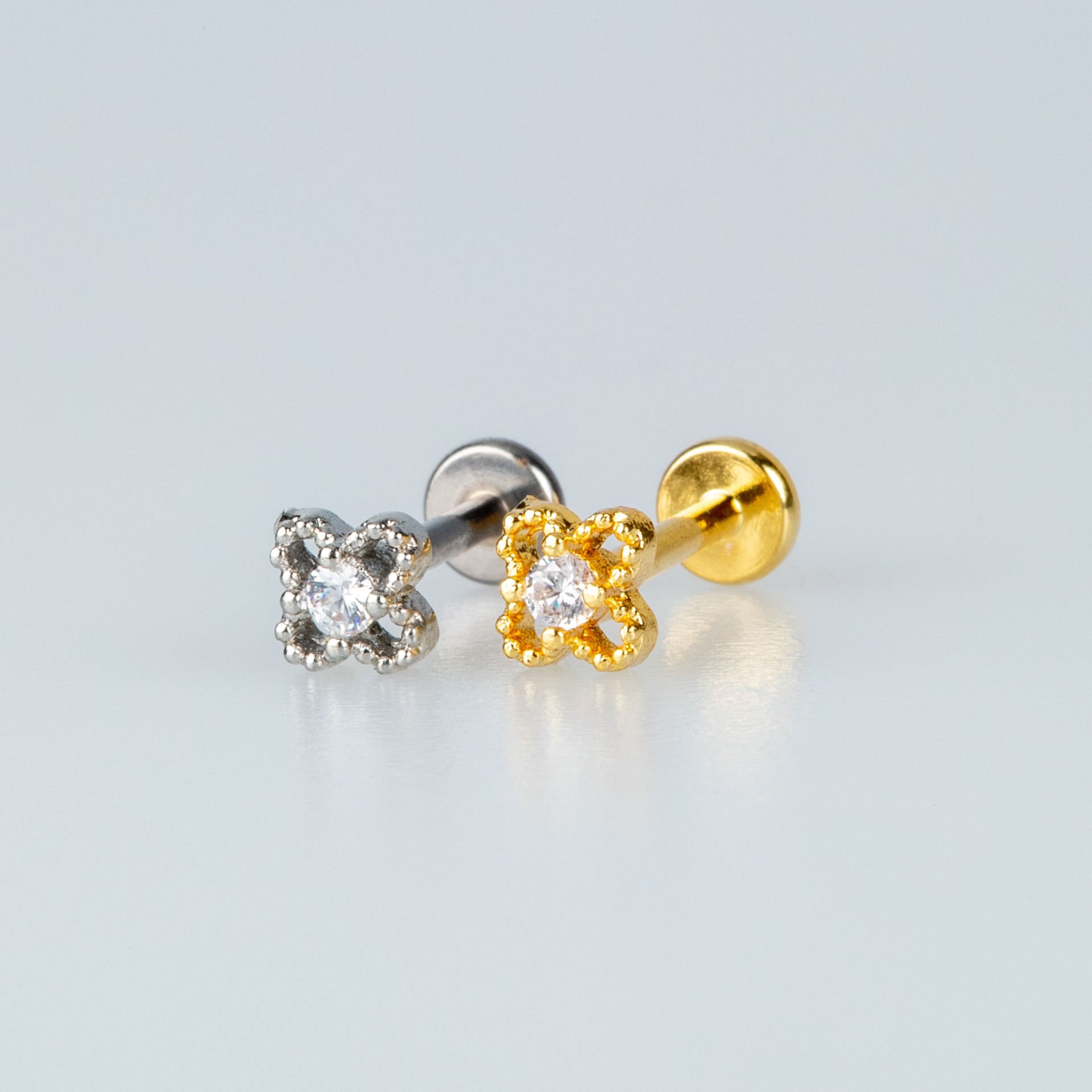 Piercing Tragus Çiçek