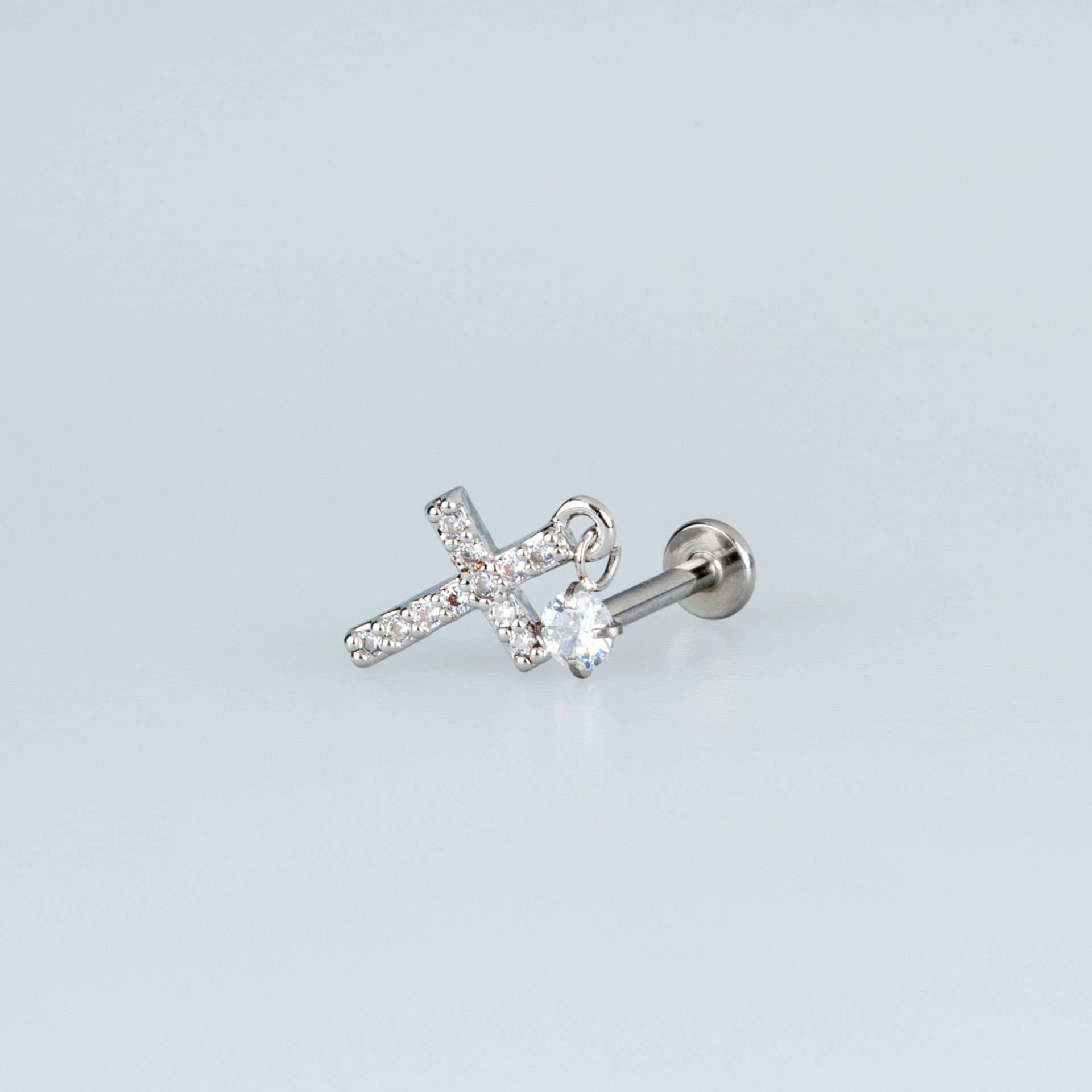 Piercing Tragus Haç