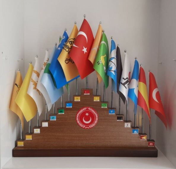 Eski Türk Devlet 17 Li Ahşap Kaideli Masa Bayrağı
