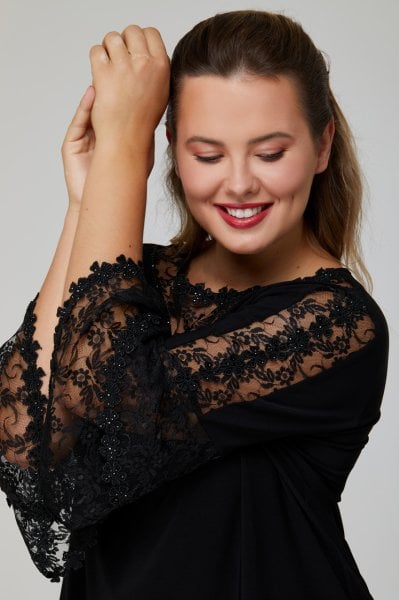 Dantel ve Çiçek Motif Detaylı Büyük Beden Bluz 8666D