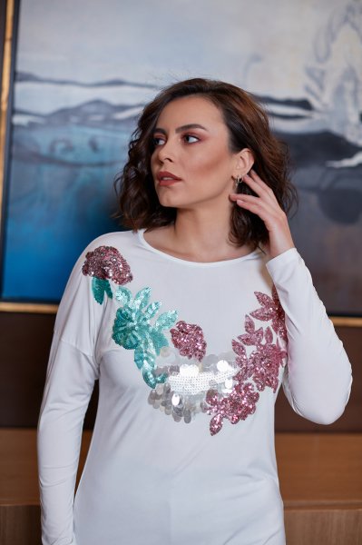 Payet İşlemeli Yarasa Kesim Büyük Beden Bluz 8750