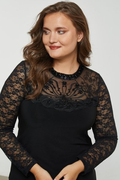 Ön Robası Nakış İşleme Detaylı Dantel Kollu Büyük Beden Kadın Bluz 8909