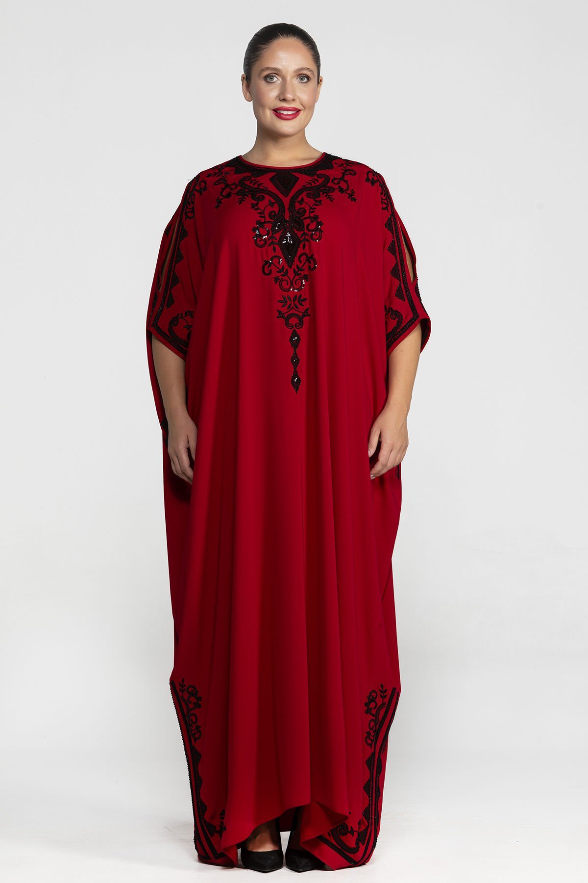 Nakış Detaylı Geniş Kaftan Kesim Büyük Beden Kadın Elbise 3532