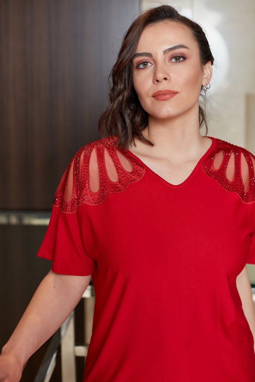 Omuzları Nakış Detaylı Büyük Beden T-shirt 8545