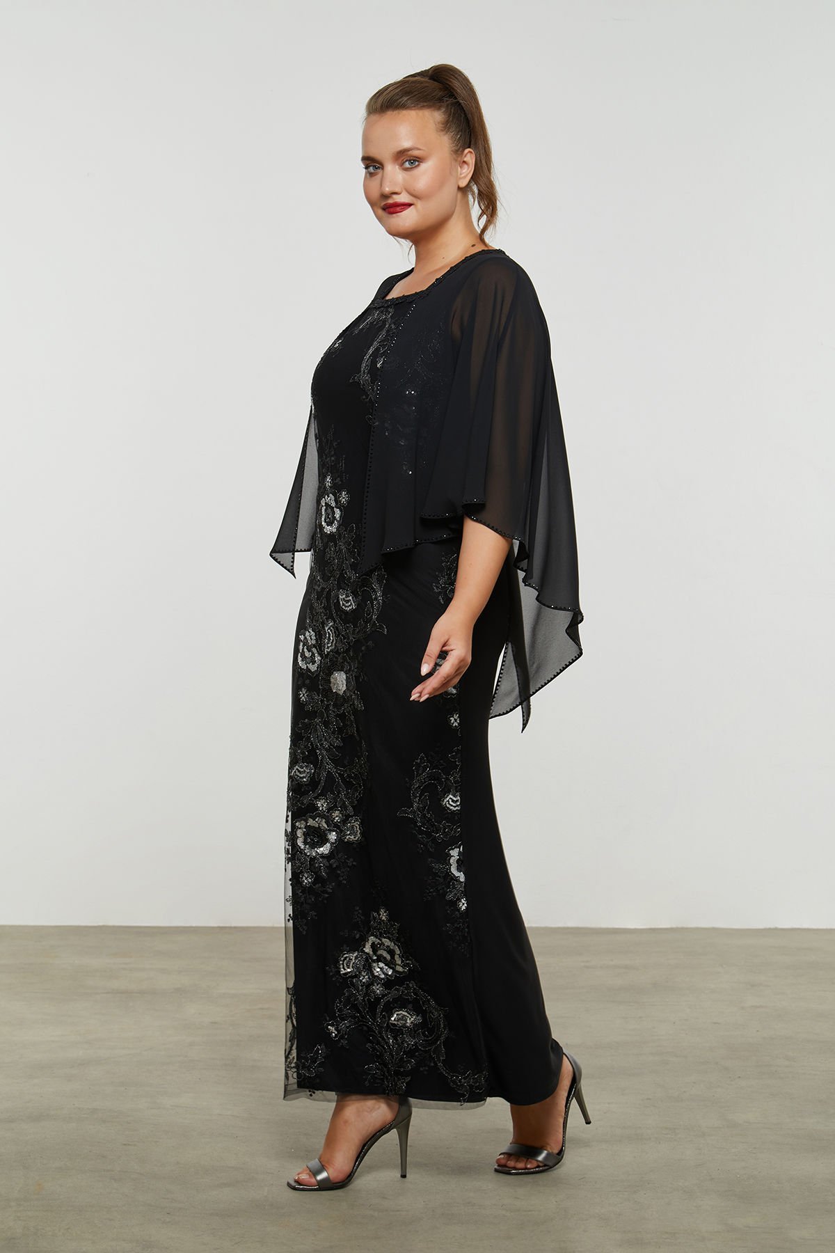 Papatya Yaka Motifli Payet İşlemeli Şifon Kol Detaylı Büyük Beden Abiye Elbise 3488