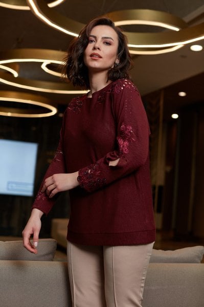 Omuz ve Kol Üstü Aplike Detaylı Büyük Beden Bluz 8536