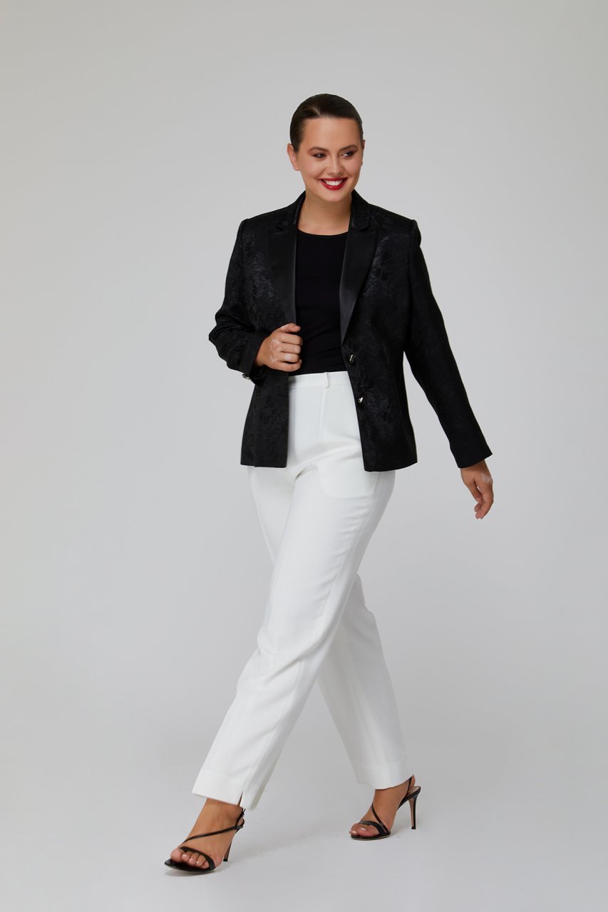 Saten Yaka Detaylı Jakarlı Büyük Beden Kadın Ceket 596