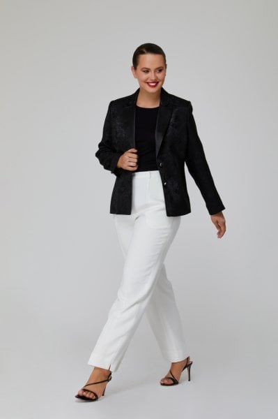 Saten Yaka Detaylı Jakarlı Büyük Beden Kadın Ceket 596